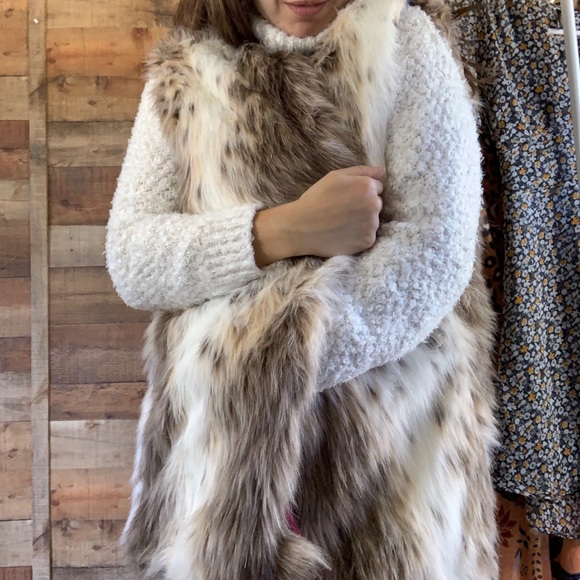Mottled Faux Fur Vest - Picture 5 of 6